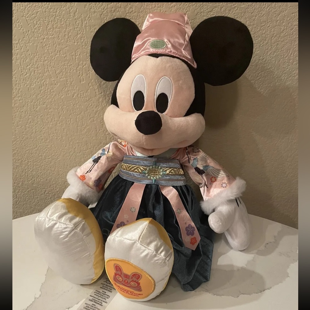 Disney Parks Shanghai Disneyland Lunar New Year Mickey Mouse Plush Chinese 2022